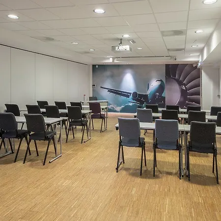 Scandic Oslo Airport Hotel 4*