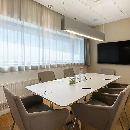 Scandic Oslo Airport Hotel 4*